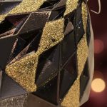 Pião Preto e Dourado 10cm Caixa c/2 - Imagem 2