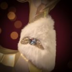 Rena em Resina Deitada 24,5X28cm Dourado - Imagem 5