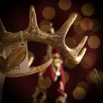 Rena em Resina em Pé 50,5X32cm Cobre - Imagem 5